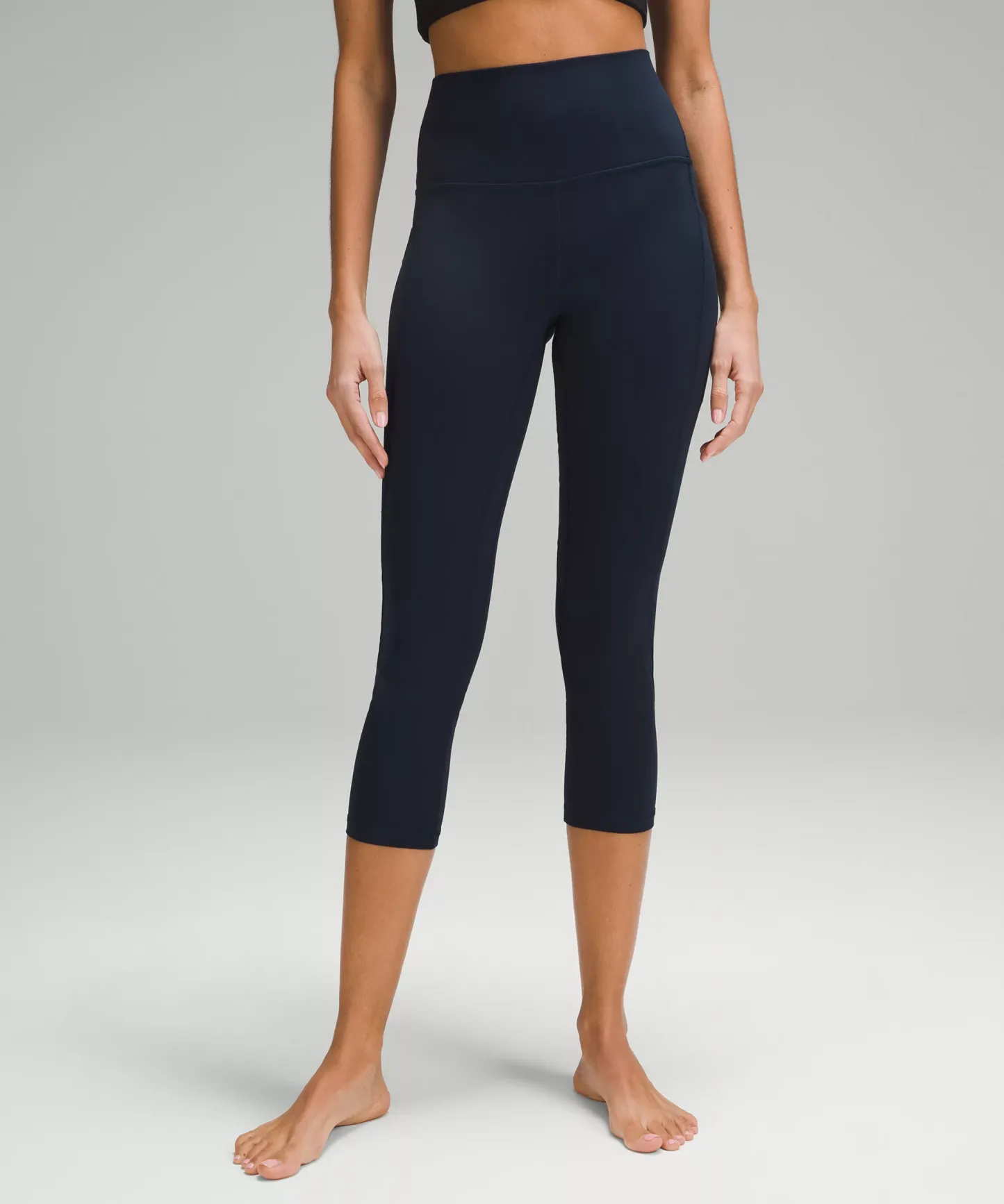 lulu Align High-Rise Crop with Pockets 23"