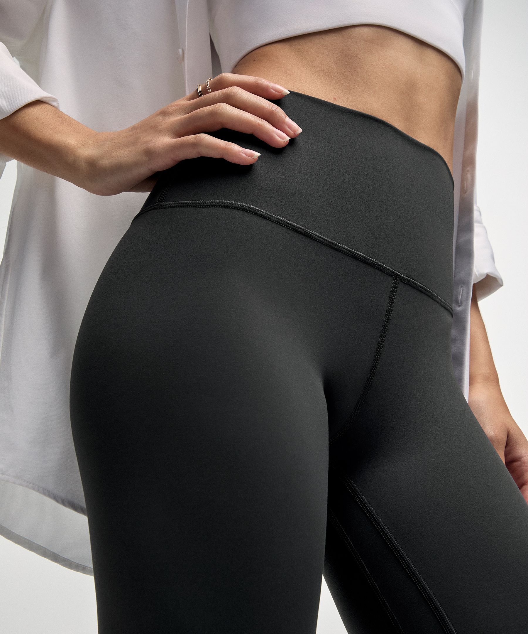 lulu Align High-Rise Crop 17"