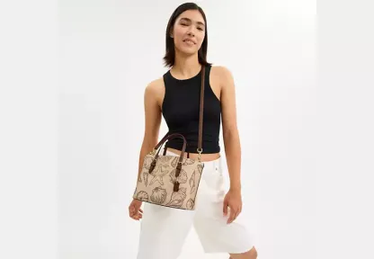 Mollie Tote Bag 25 In Signature Canvas With Shell Print