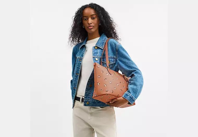 Gallery Tote Bag With Shell Print