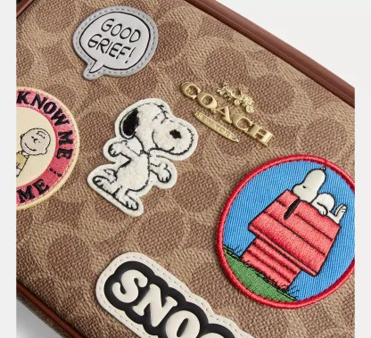 Cothtach X Peanuts Jamie Camera Bag In Signature Canvas With Patches