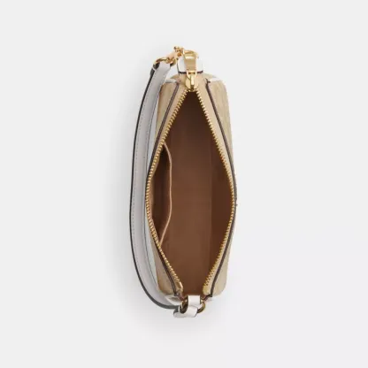 Nolthtita 19 In Signature Canvas