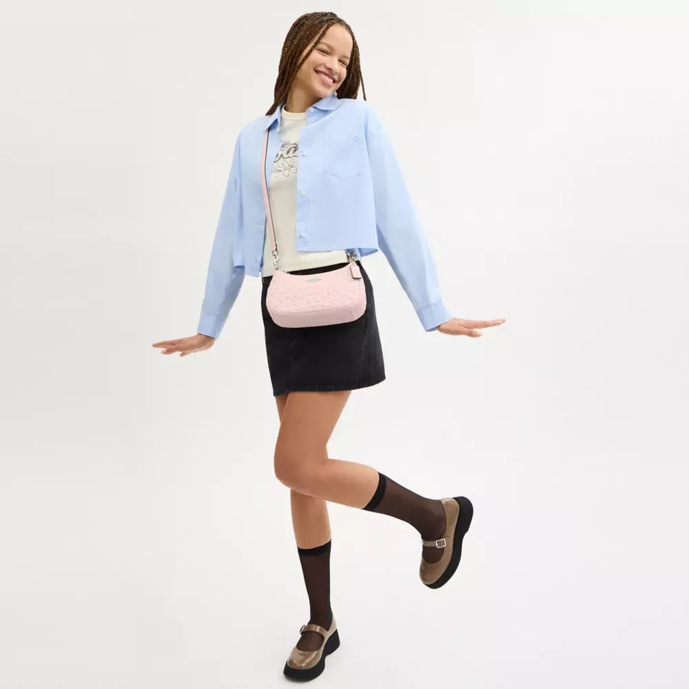 Teri Shoulder Bag In Signature Leather