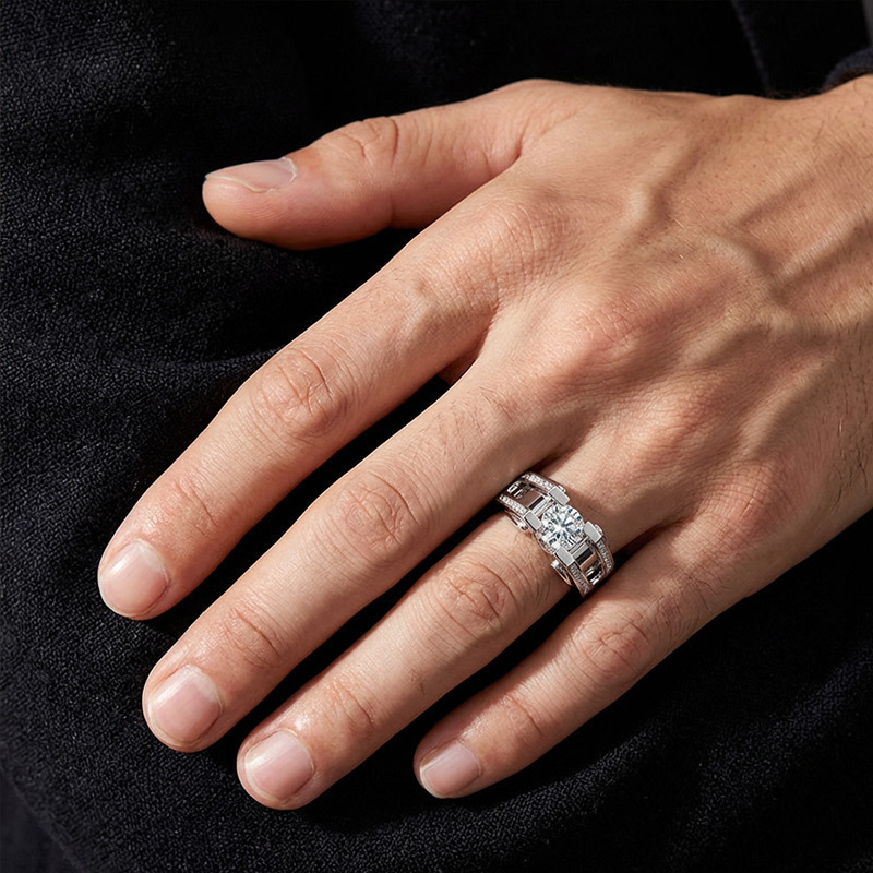 Sotiya Round Cut Moissanite Men's Wedding Ring Sterling Silver