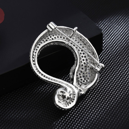 Sotiya Leopard Embrace Pearl Brooch-Sotiya