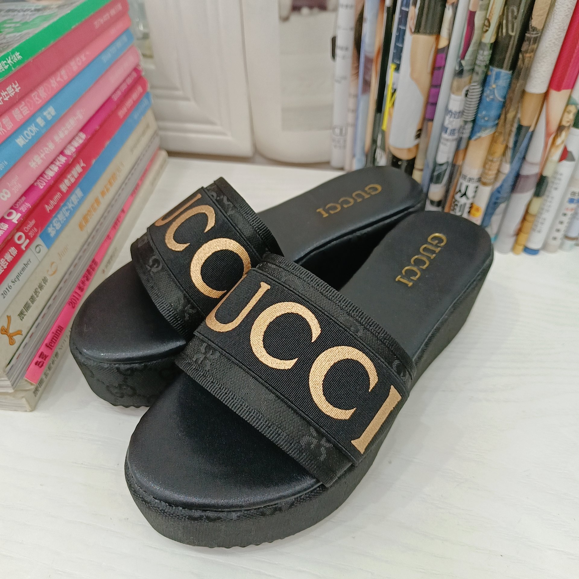 WOMEN'S PLATFORM SLIDE SANDAL