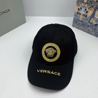 logo-embroidered cap