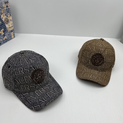 LA MEDUSA EMBROIDERED BASEBALL CAP