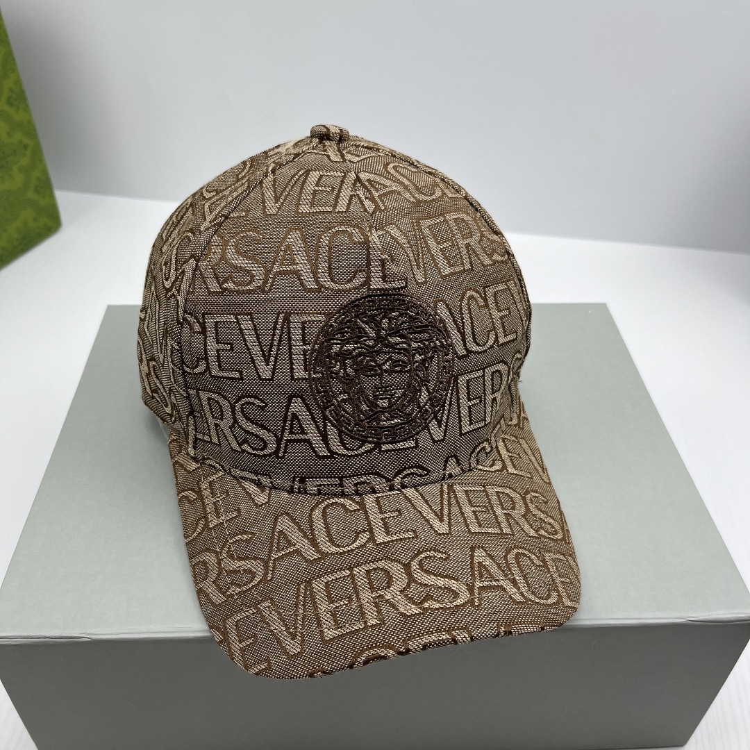 LA MEDUSA EMBROIDERED BASEBALL CAP