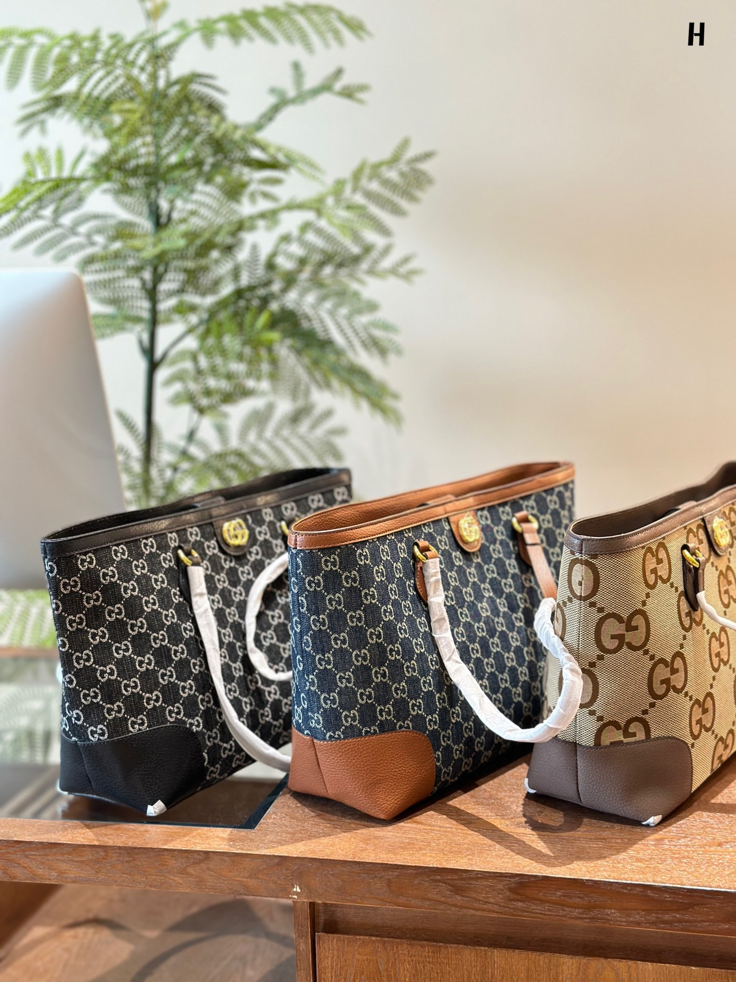 Ophidia Medium Jacquard Denim Tote Bag