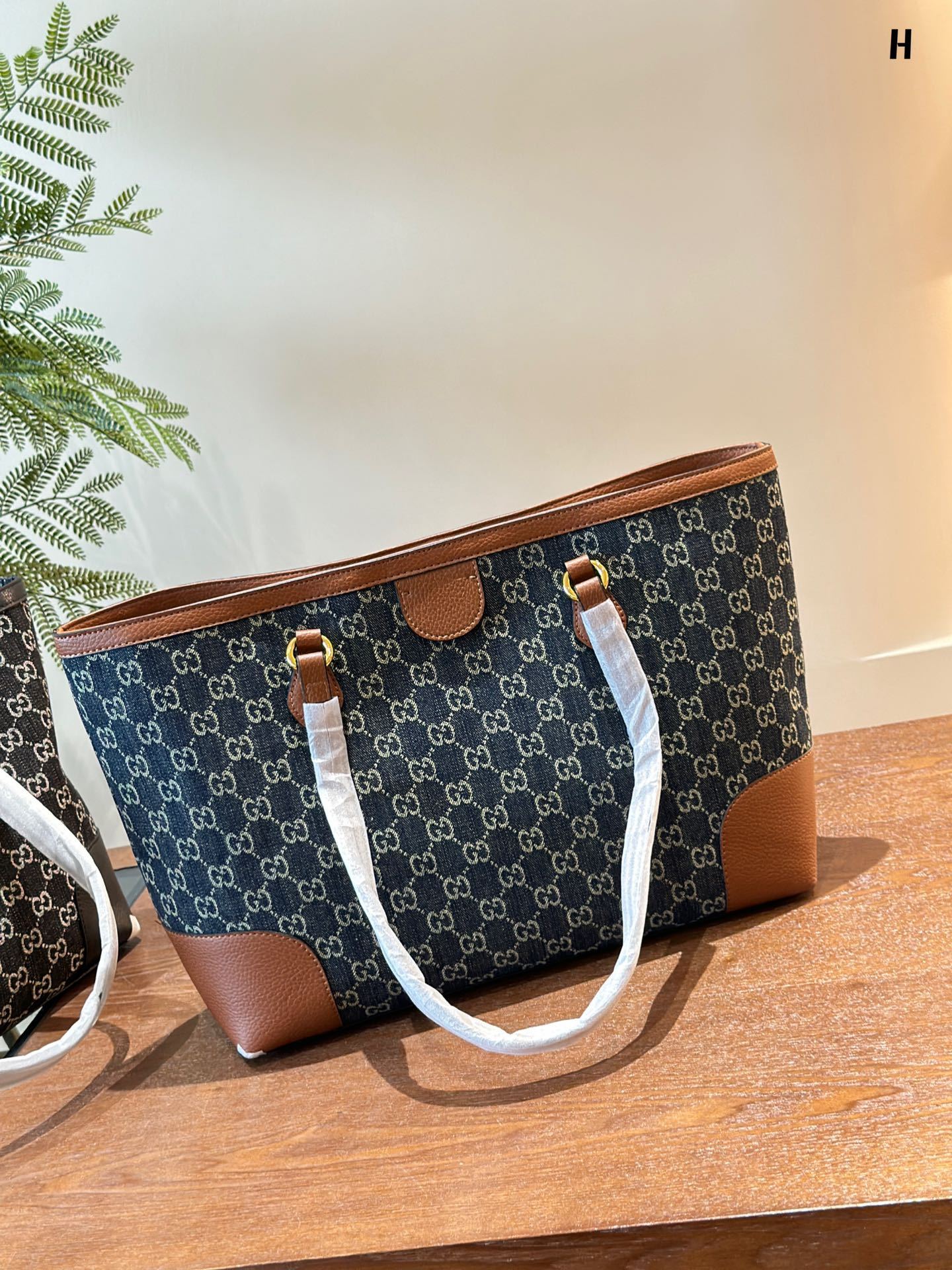 Ophidia Medium Jacquard Denim Tote Bag