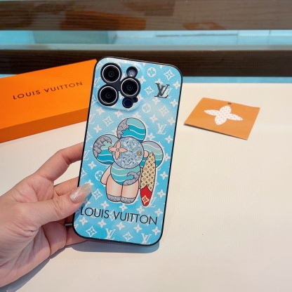 Fine hole edge leather phone case