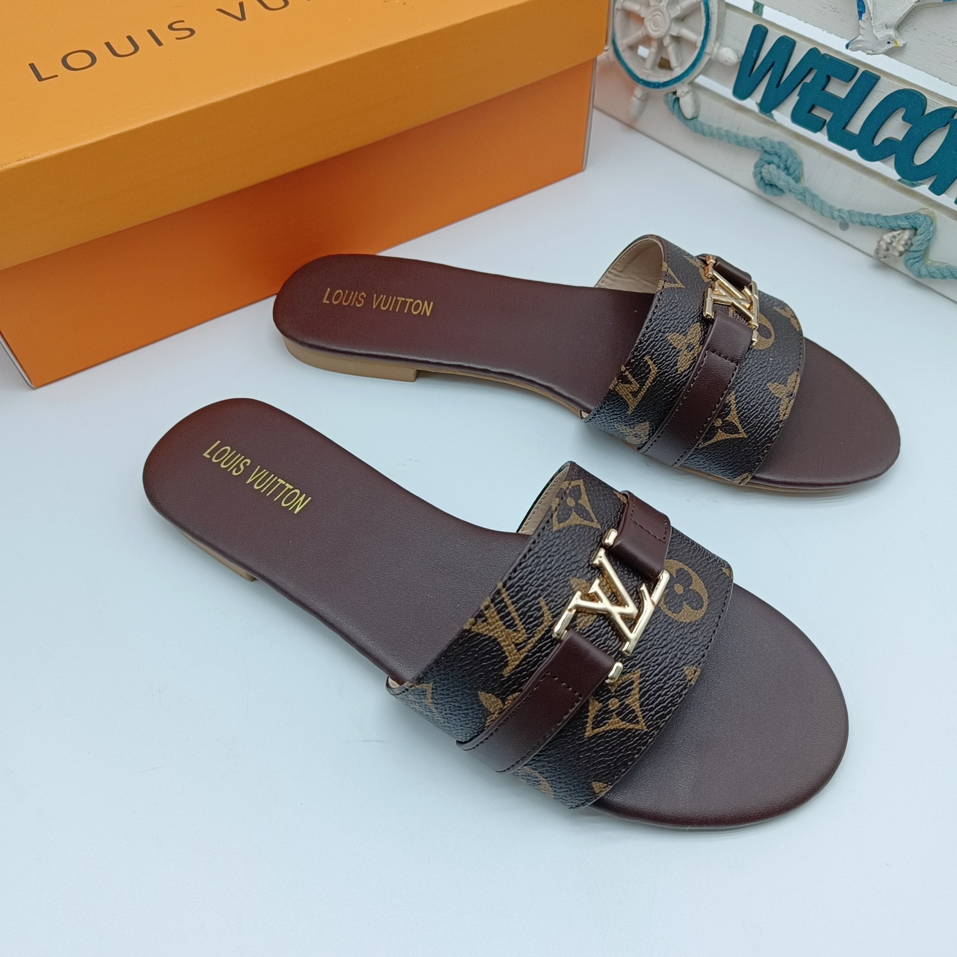 Lock It Slides 'Glossy Monogram' 1A64MI