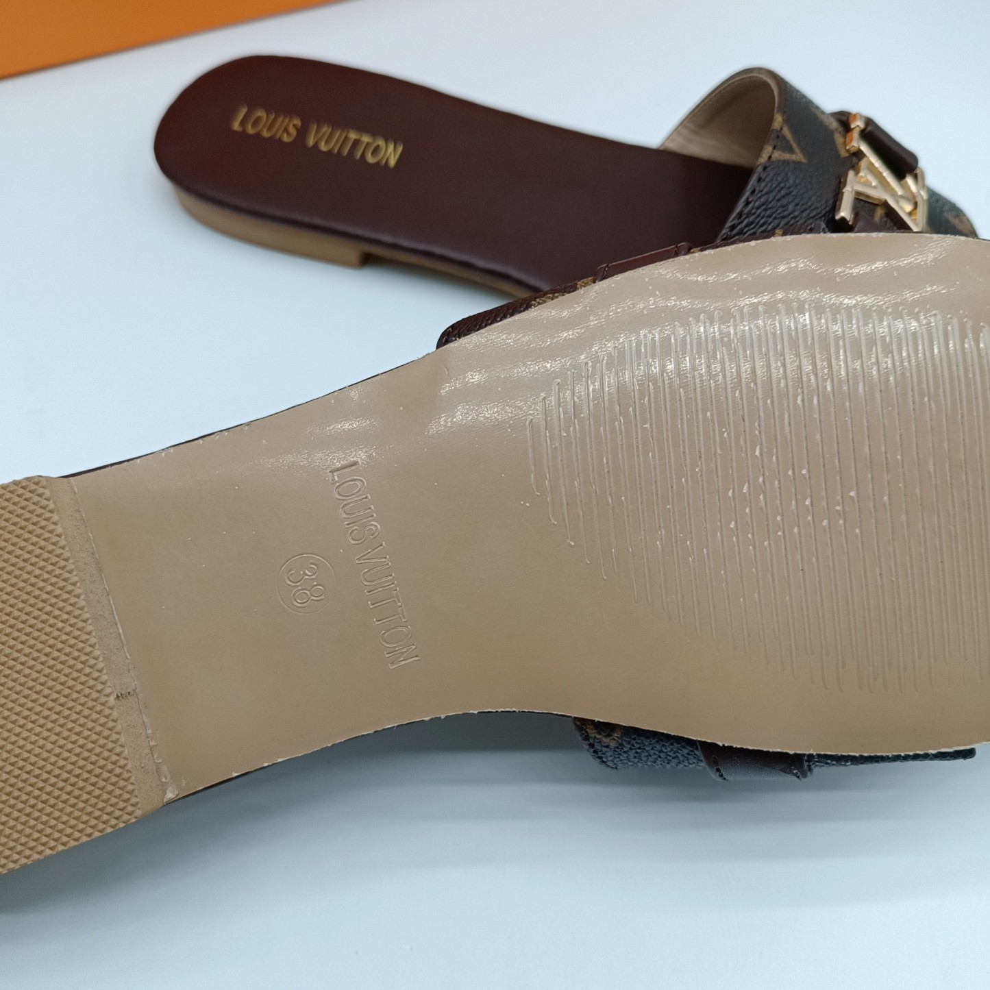 Lock It Slides 'Glossy Monogram' 1A64MI