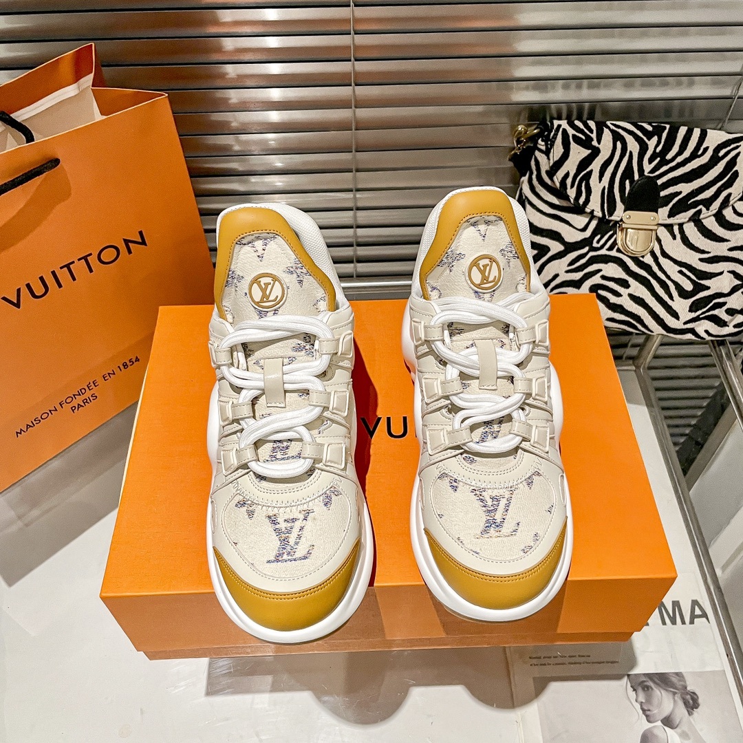 Women's Archlight Sneaker