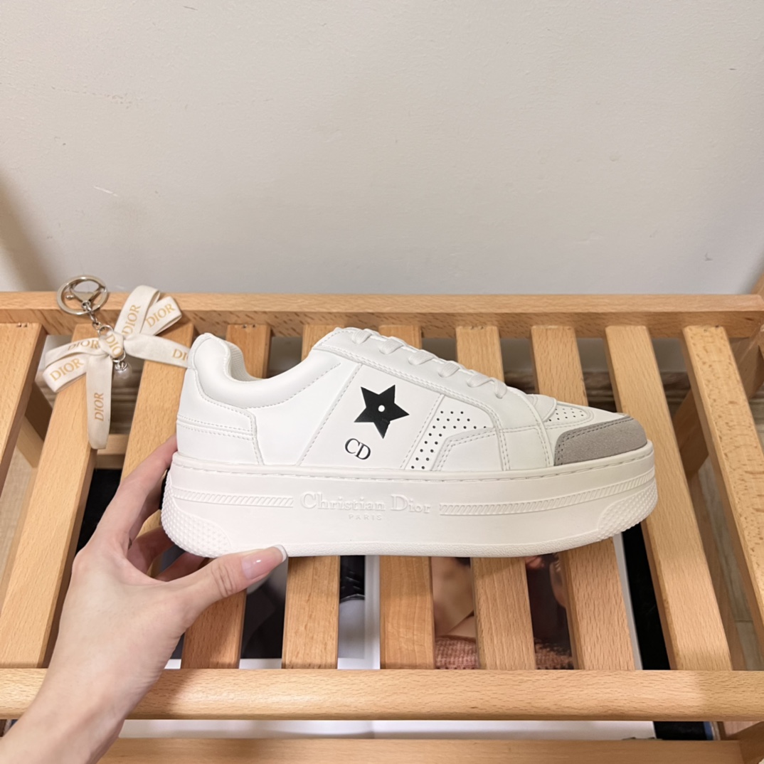 Star Platform Sneaker
