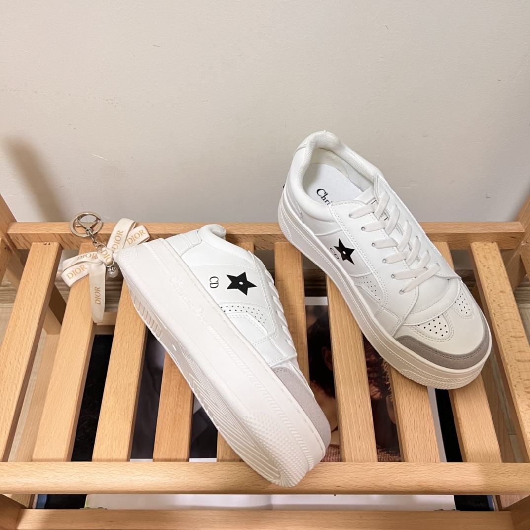 Star Platform Sneaker