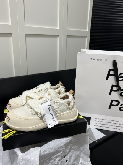 White Coarse Canvas Sneaker Shoes