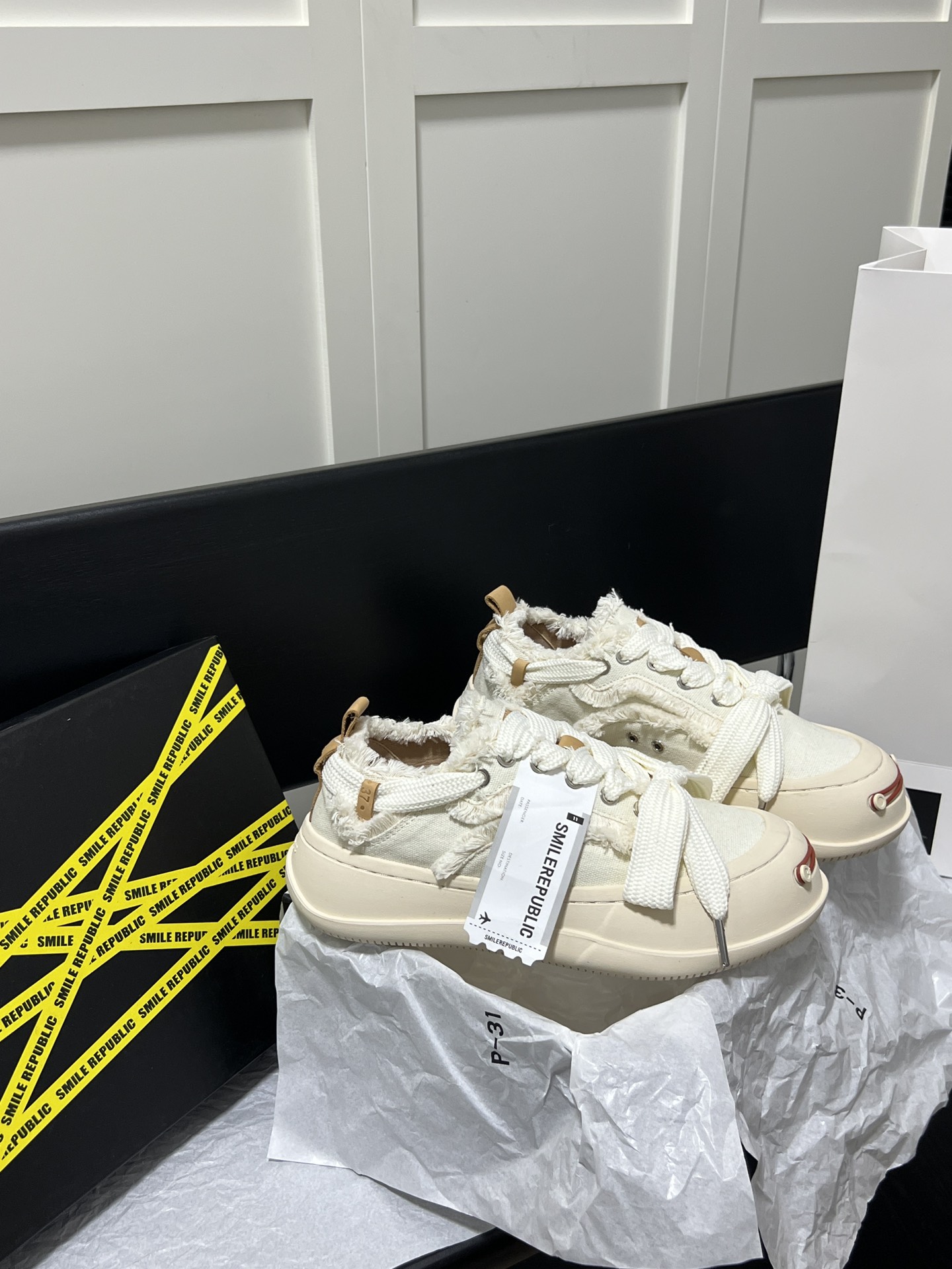 White Coarse Canvas Sneaker Shoes