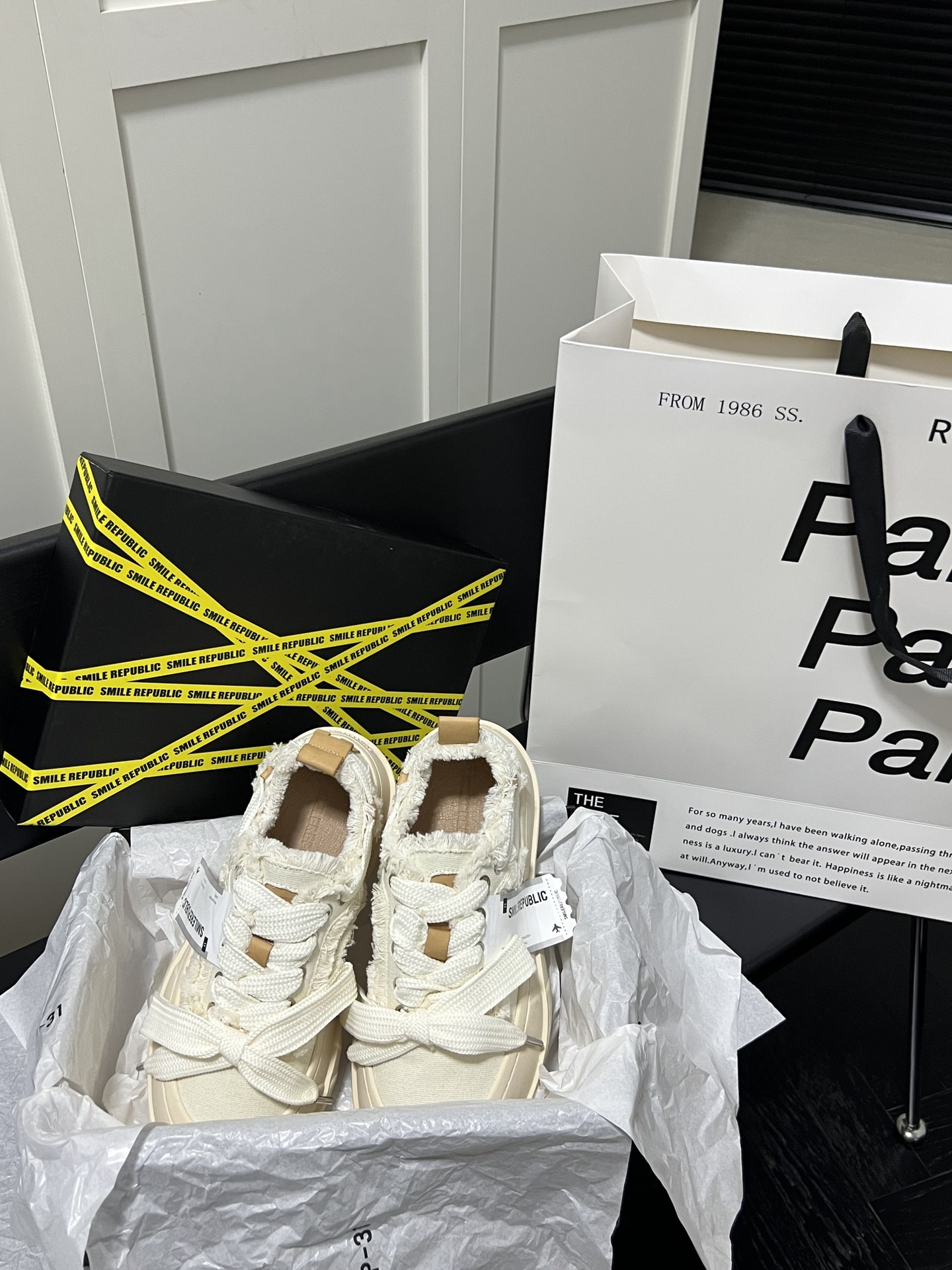 White Coarse Canvas Sneaker Shoes