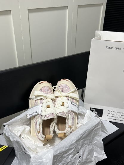 Pink Tweed Sneaker Shoes 2024 Spring Style Fashion Designer