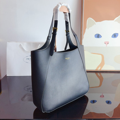 Large leather tote bag