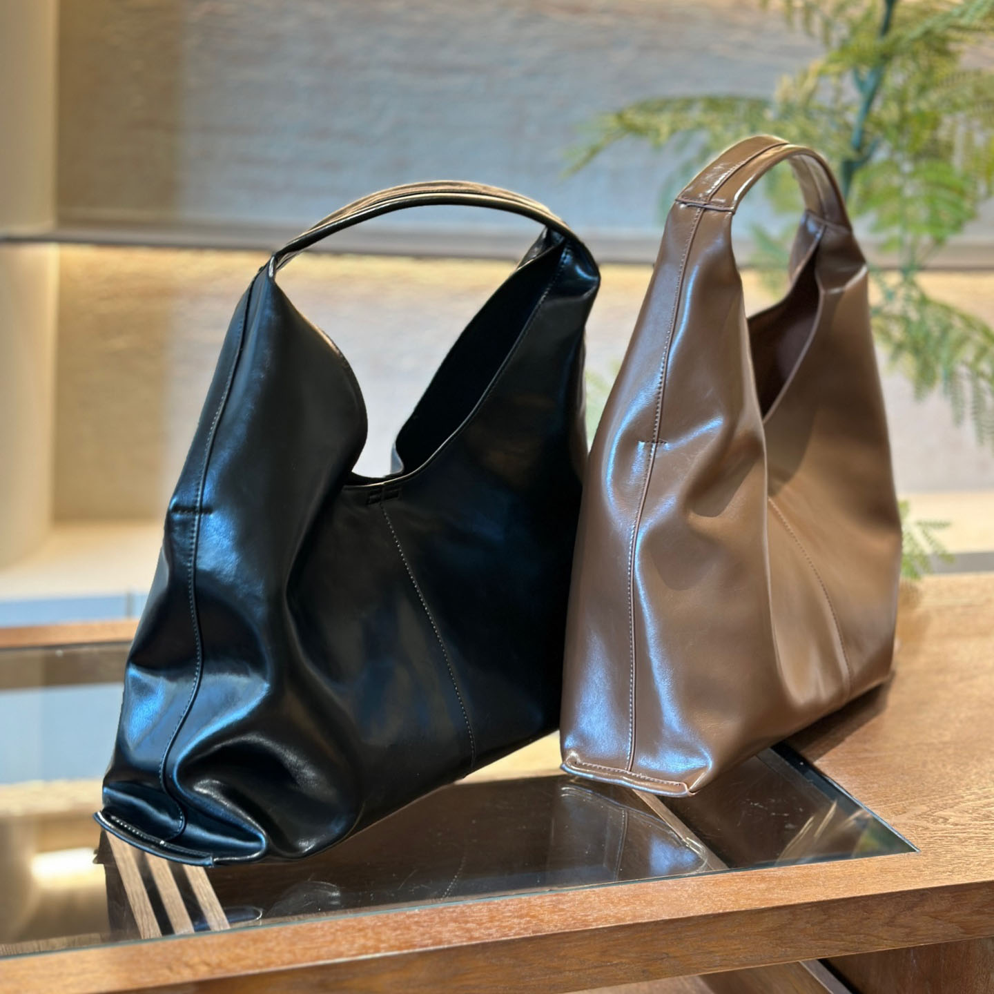 Leather tote bag