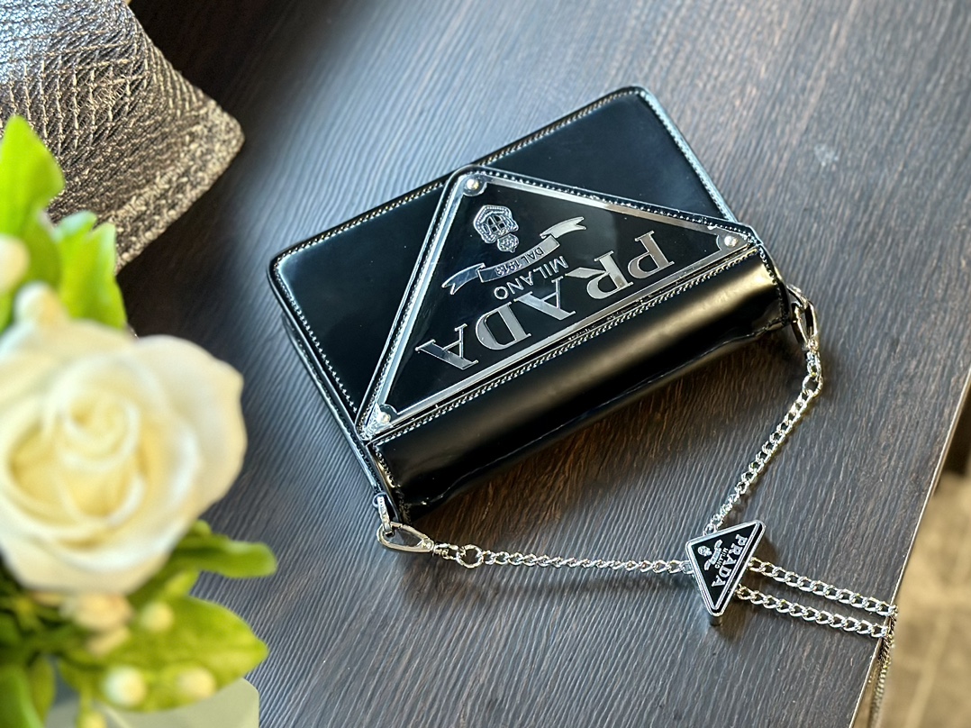 Spazzolato Triangle Logo Plate Flap Chain Crossbody Bag