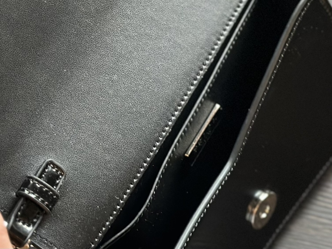 Spazzolato Triangle Logo Plate Flap Chain Crossbody Bag