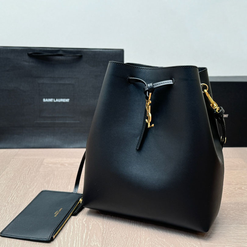 PARIS VII pochon in lambskin