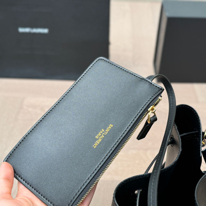 PARIS VII pochon in lambskin