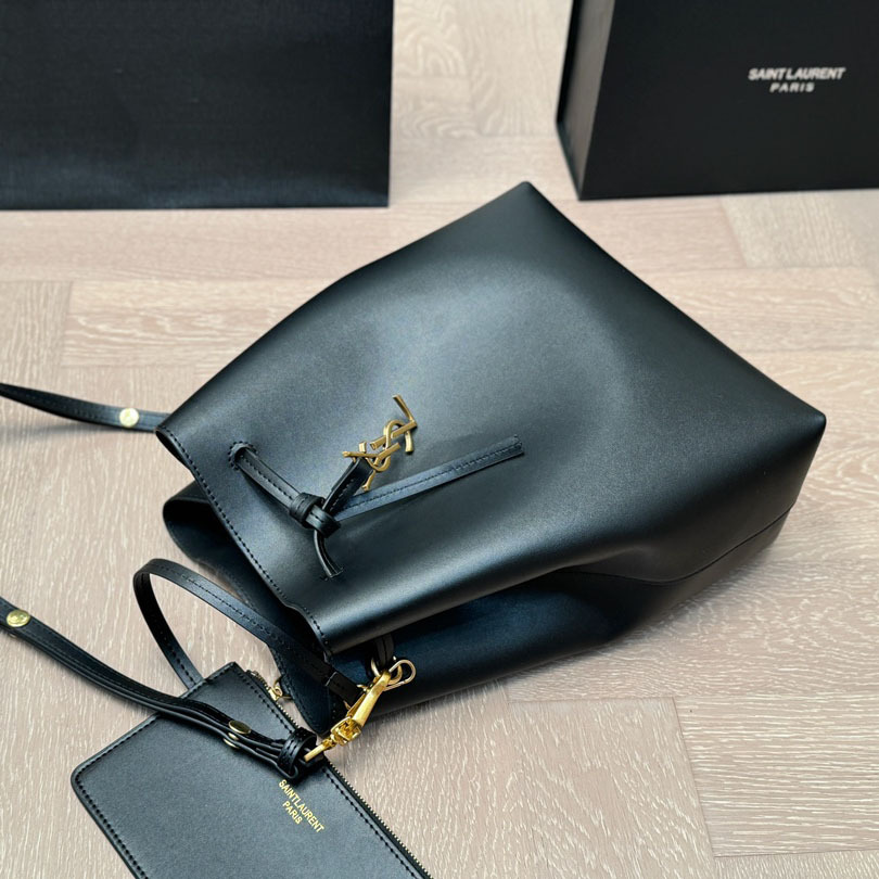 PARIS VII pochon in lambskin