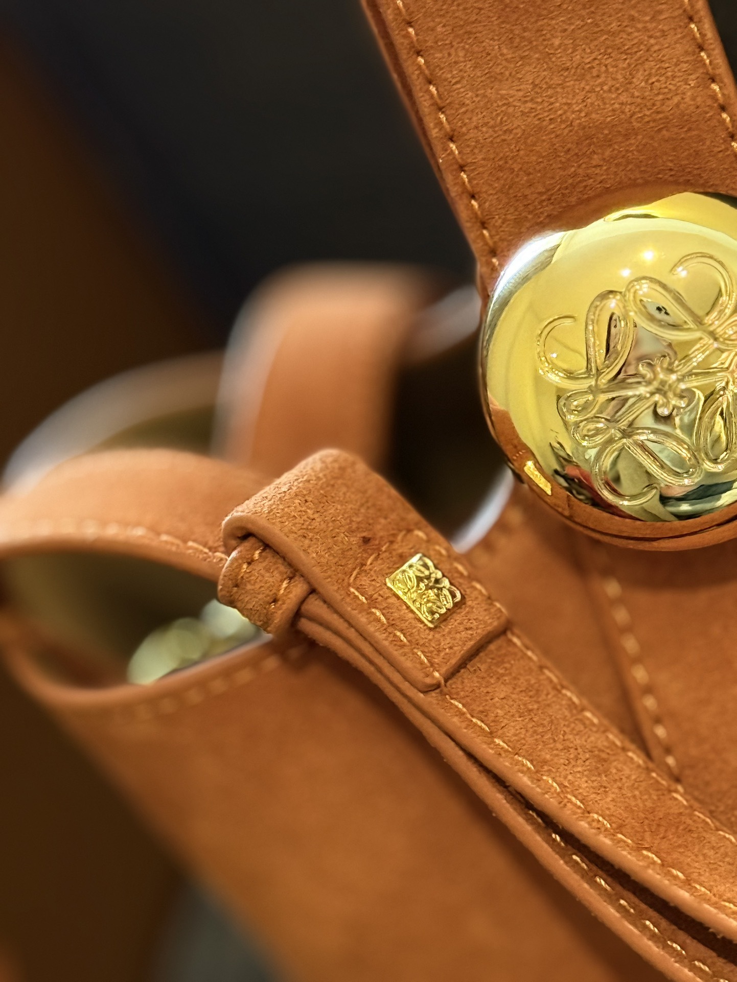 Pebble Bucket bag in soft grained calfskin