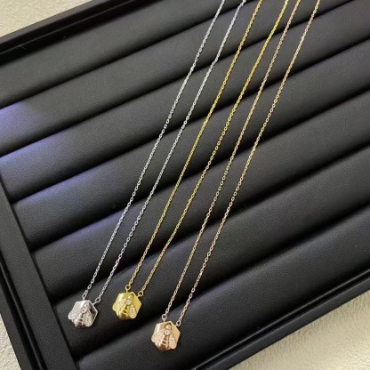 Bee My Love Medallion