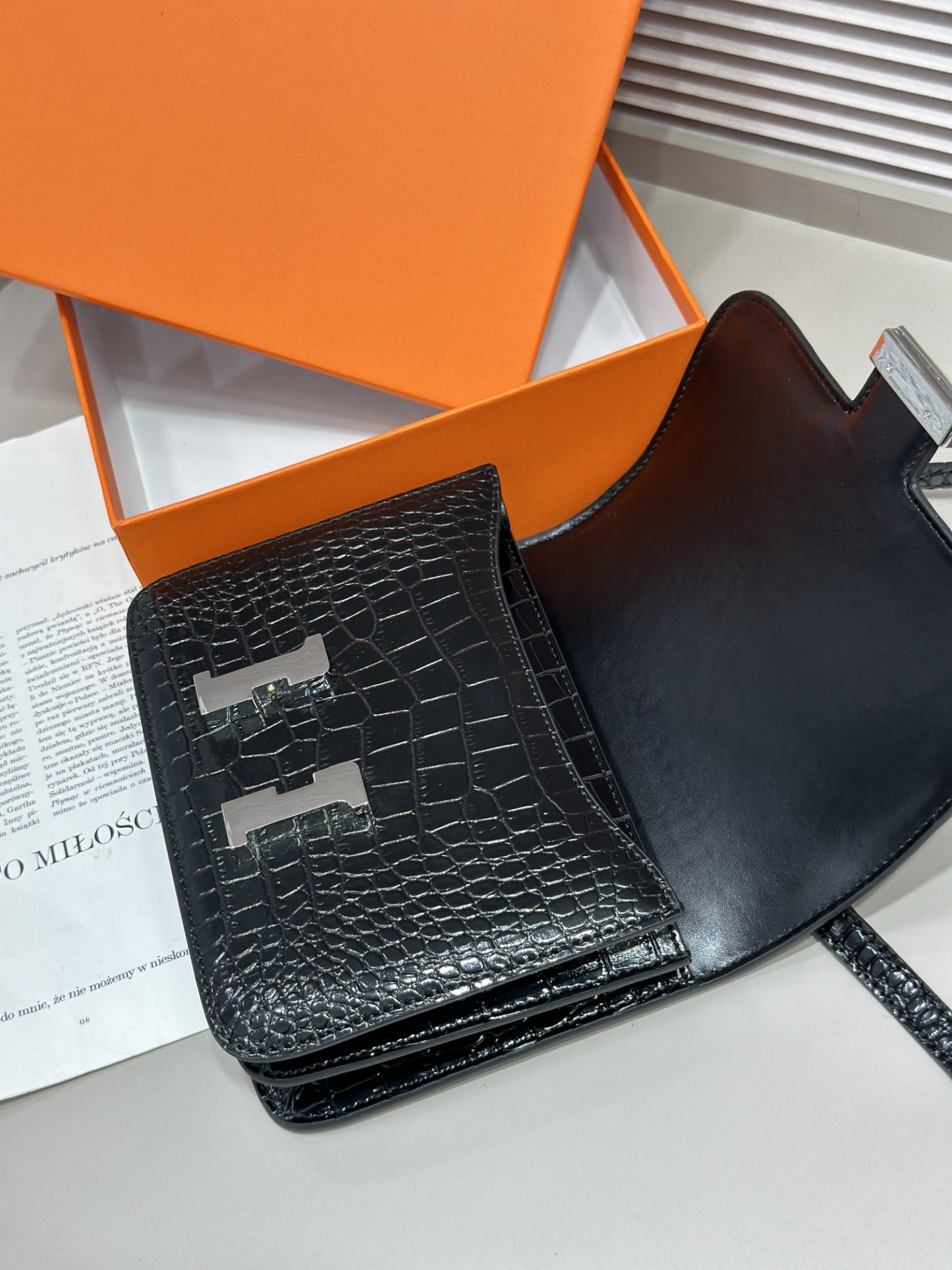 Herthtmes  Matte Alligator Constance 18/23