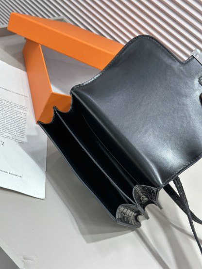 Herthtmes  Matte Alligator Constance 18/23