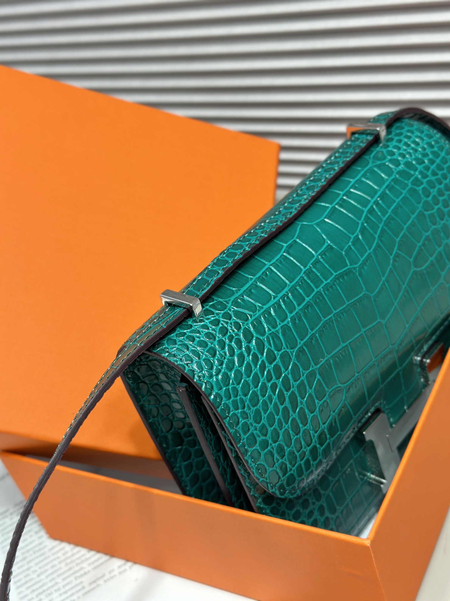 Herthtmes  Matte Alligator Constance 18/23