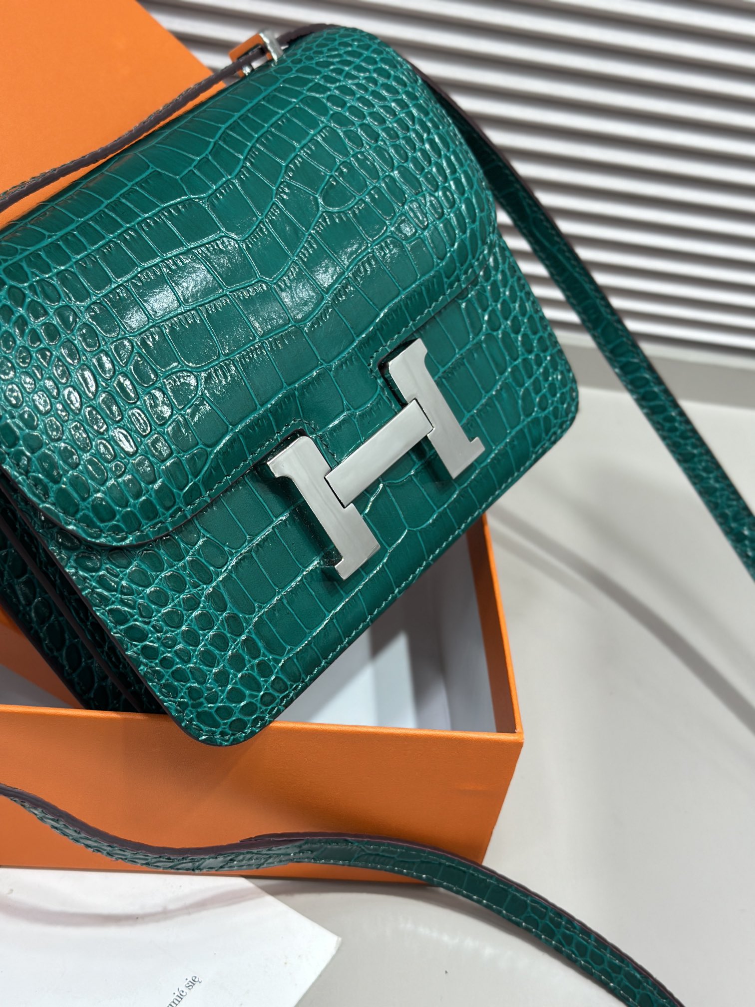 Herthtmes  Matte Alligator Constance 18/23