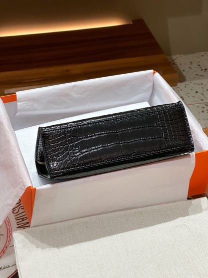 Herthtmes Epsom Kelly Crocodile Pochette Clutch