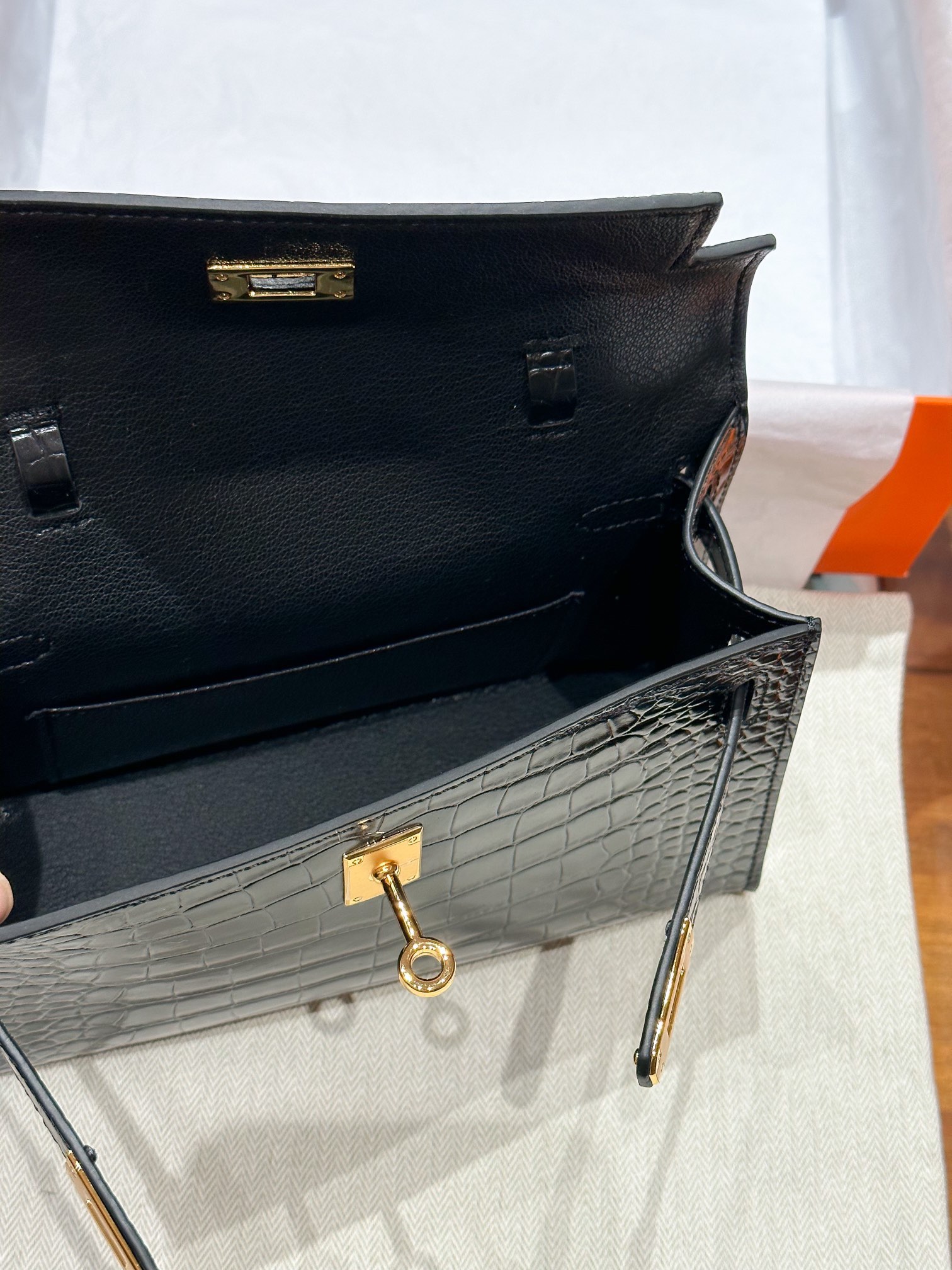 Herthtmes Epsom Kelly Crocodile Pochette Clutch