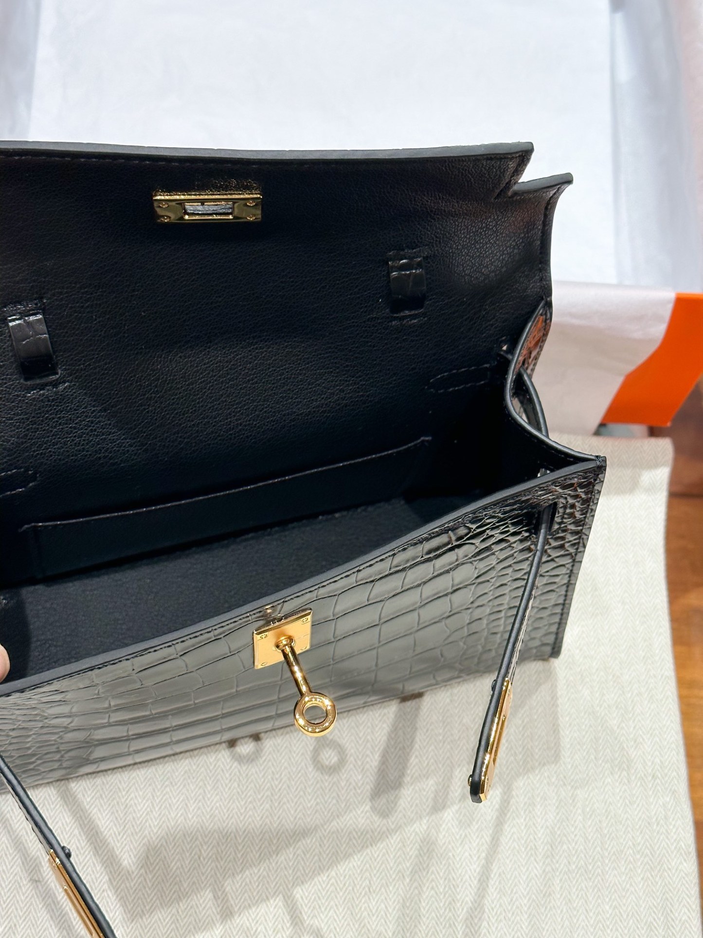 Herthtmes Epsom Kelly Crocodile Pochette Clutch