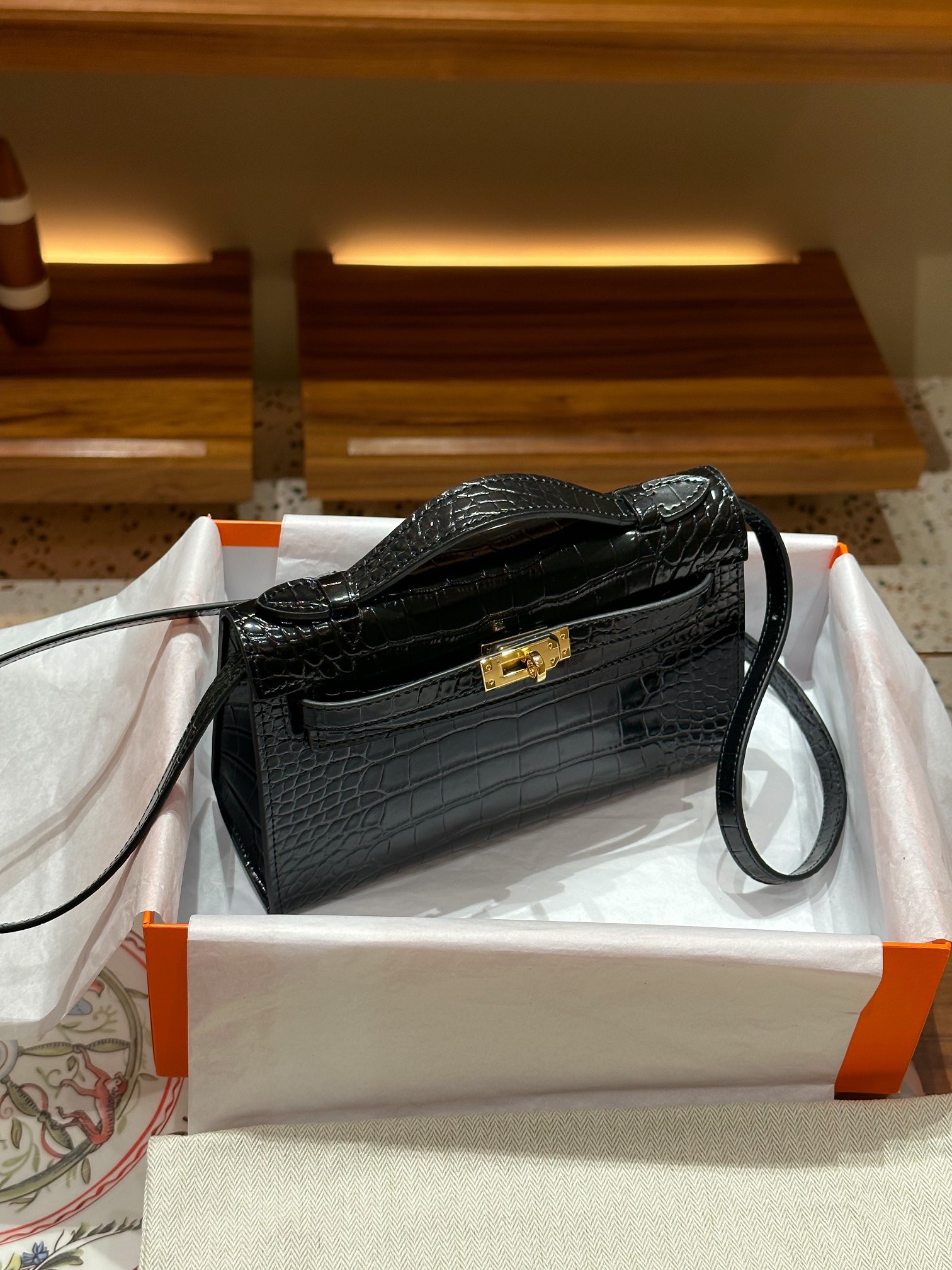 Herthtmes Epsom Kelly Crocodile Pochette Clutch