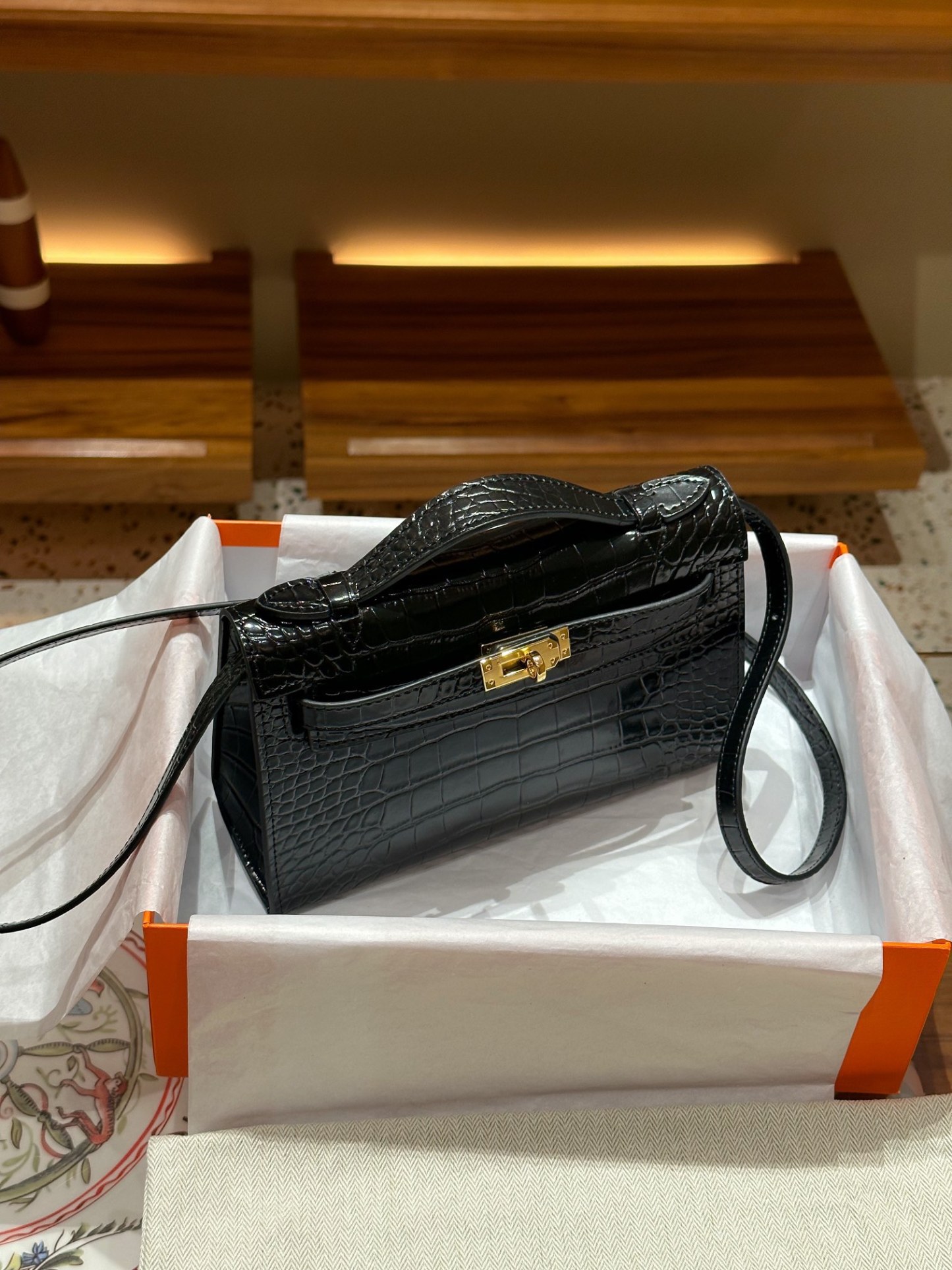 Herthtmes Epsom Kelly Crocodile Pochette Clutch