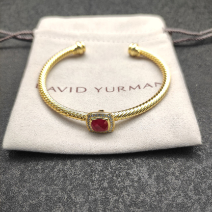 Cable Classics Bracelet with Red Agate and Diamonds 18K Yellow Gold 4mm