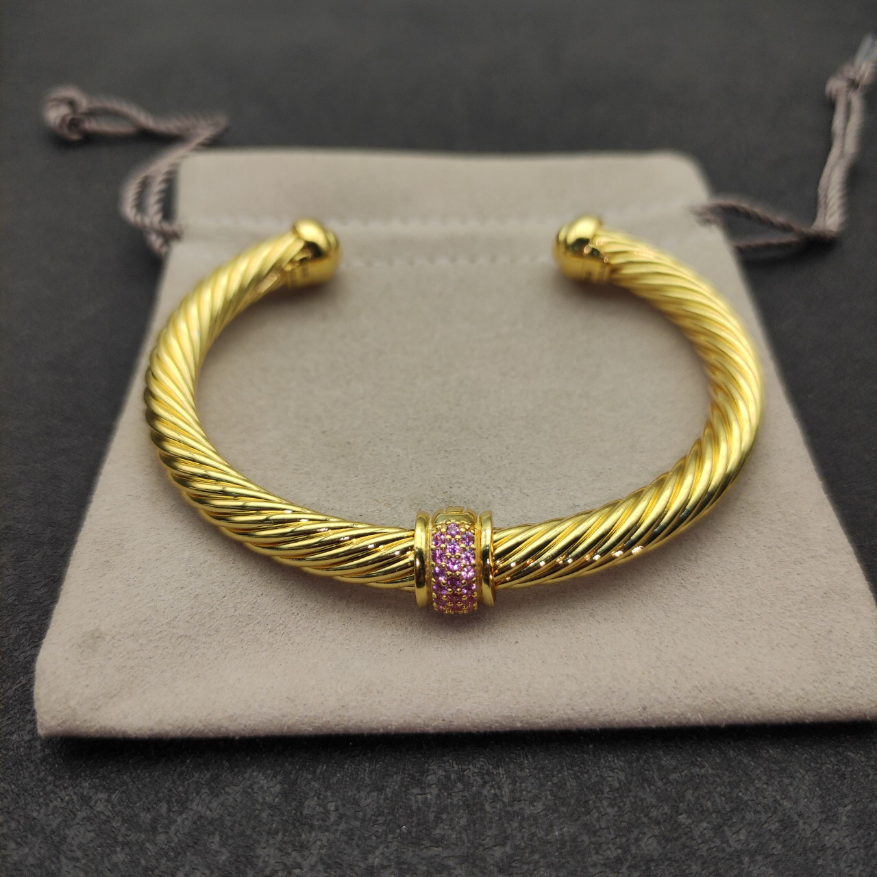 Classic Cable Station Bracelet 18K Yellow Gold and Pave Diamonds, 7mm