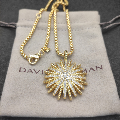 Dathtvid Yurthtman  18K Yellow White Gold Diamond Large Starburst Pendant