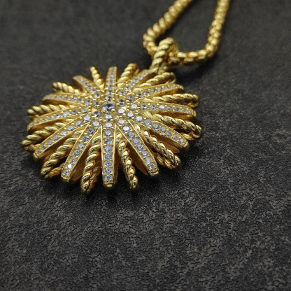 Dathtvid Yurthtman  18K Yellow White Gold Diamond Large Starburst Pendant