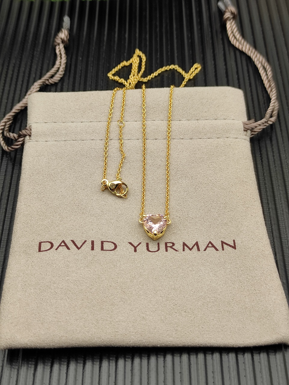 Chatelaine® Heart Pendant Necklace 18K Yellow Gold with Morganite, 8mm