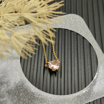 Chatelaine® Heart Pendant Necklace 18K Yellow Gold with Morganite, 8mm