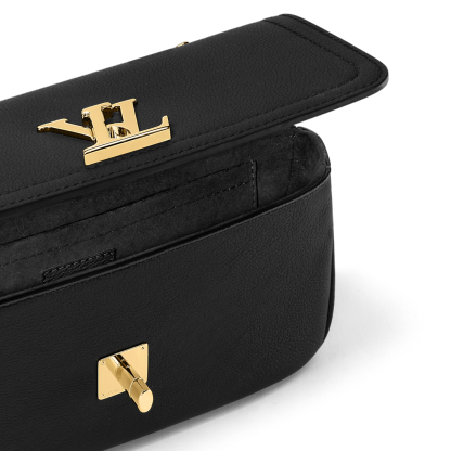 LockMe Chain Bag East West M22303